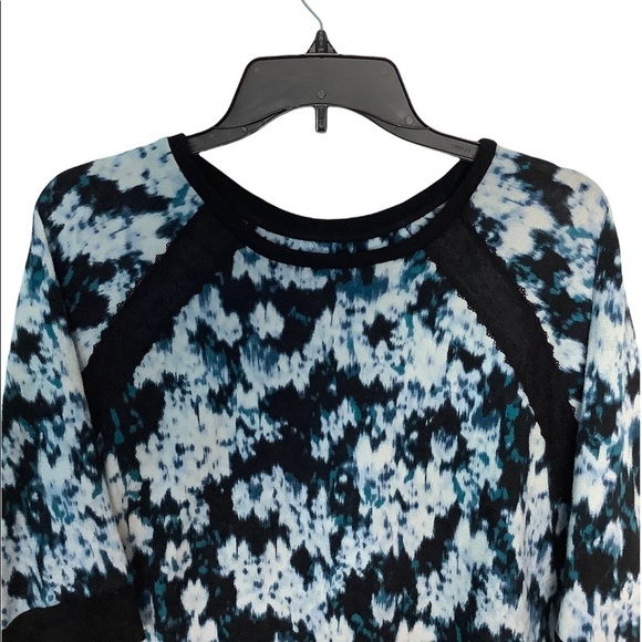 Simply Vera Wang M Medium 8 - 10 Top Shirt 3/4 Sleeve Crew Top Black Blue EUC - Picture 4 of 6